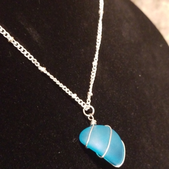 Natural Quartz Crystal Rock Necklace - Picture 7 of 8